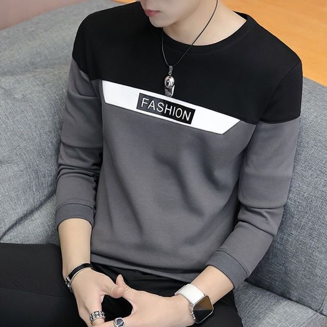 Long-sleeved T-shirt