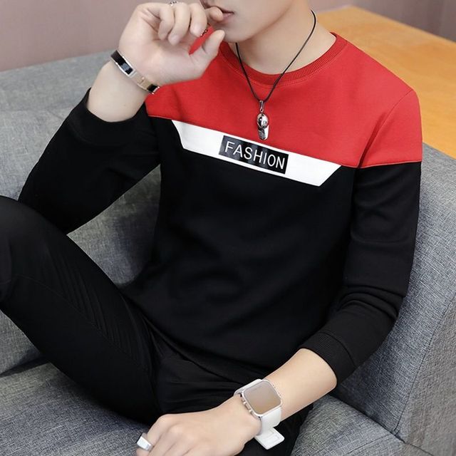 Long-sleeved T-shirt